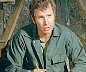 'Trapper John' actor dies