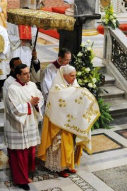 During the Holy Thursday Eucharistic Procession, the Holy Father carries the Blessed Sacrament to the Altar of Repose.'Indeed, when all is said and done, there is only one priest of the New Covenant, Jesus Christ himself. Consequently, the priesthood of the disciples can only be a participation in the priesthood of Jesus.' During the Holy Thursday Eucharistic Procession, the Holy Father carries the Blessed Sacrament to the Altar of Repose.'Indeed, when all is said and done, there is only one priest of the New Covenant, Jesus Christ himself. Consequently, the priesthood of the disciples can only be a participation in the priesthood of Jesus.'