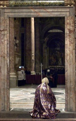 Blessed John Paul II at prayer during Lent Blessed John Paul II at prayer during Lent