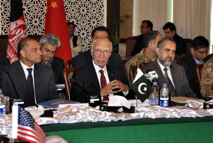 Pakistan pledges to prioritize Afghan peace process