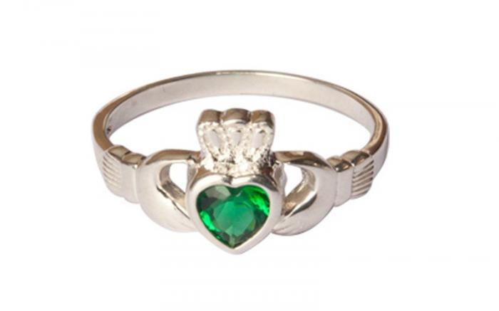Claddagh Emerald Stone Ring