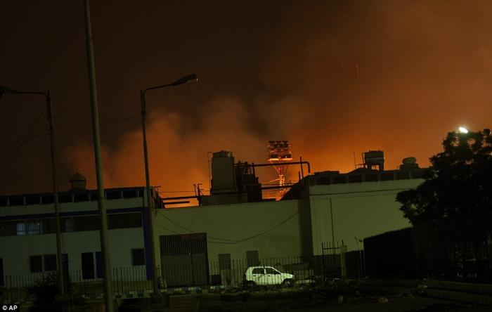 An attack at a Pakistani airport resulted in the death of 28 people. Including 10 Taliban gunmen. An attack at a Pakistani airport resulted in the death of 28 people. Including 10 Taliban gunmen.