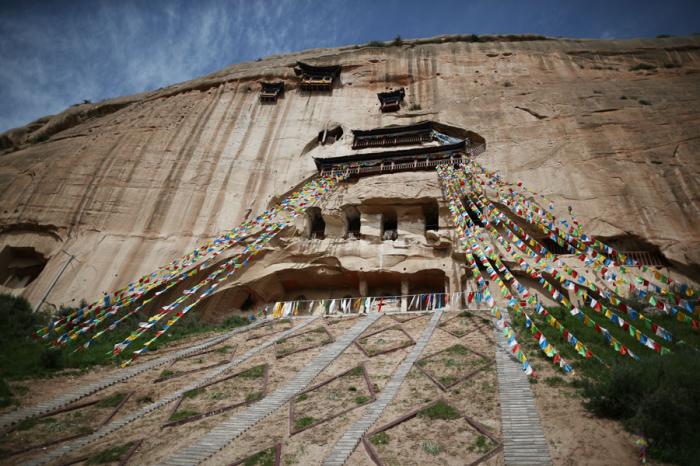 The Silk Road has finally become a World Heritage Site, 22 of the 33 sites are located in China. The Silk Road has finally become a World Heritage Site, 22 of the 33 sites are located in China.