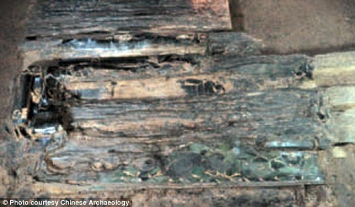 Archaeologists found a second tomb adjacent to the king Archaeologists found a second tomb adjacent to the king