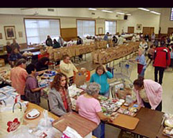Los Angeles Parish S Food Pantry Helps Build Community Living