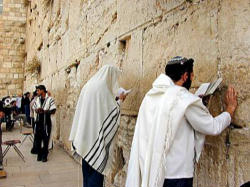 The Rabbi has successfully refused admission to other Christian leaders who were wearing their crosses. In May, 2008 bishops from Catholic and Protestant churches were denied entry. However, pictures of Pope John-Paul II, during his visit in 2000, show him at the site wearing his. Image of The Rabbi has successfully refused admission to other Christian leaders who were wearing their crosses. In May, 2008 bishops from Catholic and Protestant churches were denied entry. However, pictures of Pope John-Paul II, during his visit in 2000, show him at the site wearing his.