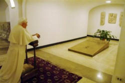 The traditional Lenten retreat for the Pope and the Roman Curia will conclude Saturday. In the mean time, the Holy Father's public audiences will be suspended. Image of The traditional Lenten retreat for the Pope and the Roman Curia will conclude Saturday. In the mean time, the Holy Father's public audiences will be suspended.