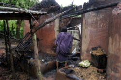 Eyewitnesses report that the extremist group celebrated the police withdrawal by attacking the homes. The situation is still unstable. The three owners of the burned houses in Sirsapanga have presented official reports to the police. Image of Eyewitnesses report that the extremist group celebrated the police withdrawal by attacking the homes. The situation is still unstable. The three owners of the burned houses in Sirsapanga have presented official reports to the police.