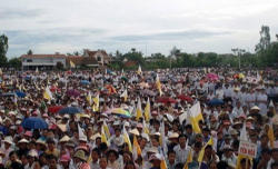 (Catholic Protesters in Vietnam.) The community of Vietnamese Catholics around the world have expressed their support for the event by observing a minute of silence during Sunday masses. Image of (Catholic Protesters in Vietnam.) The community of Vietnamese Catholics around the world have expressed their support for the event by observing a minute of silence during Sunday masses.