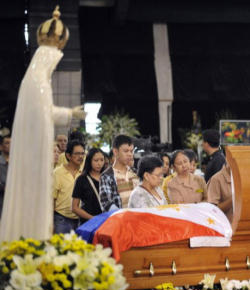 (Funeral of the deceased, beloved 'Cory' Aquino) Pope Benedict XVI recalled former President Aquino as a 'woman of deep and unshakable faith.'<br> Image of (Funeral of the deceased, beloved 'Cory' Aquino) Pope Benedict XVI recalled former President Aquino as a 'woman of deep and unshakable faith.'<br>