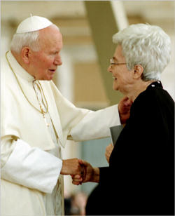 Beloved by the late John Paul II and Pope Benedict XVI, Chiara Lubich was a faithful daughter of the Church Image of Beloved by the late John Paul II and Pope Benedict XVI, Chiara Lubich was a faithful daughter of the Church