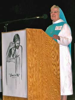 Mother Nadine Brown speaking at the 2007 Catholic Women's Conference Mother Nadine Brown speaking at the 2007 Catholic Women's Conference