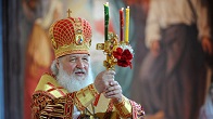 Patriarch Kirill extending an Easter blessing Image of Patriarch Kirill extending an Easter blessing