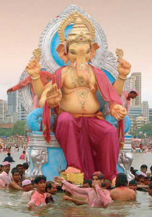 The practice of dunking Hindu statues into waterways brings environmentally unsafe paint and products into sources for drinking and bathing. The practice of dunking Hindu statues into waterways brings environmentally unsafe paint and products into sources for drinking and bathing.