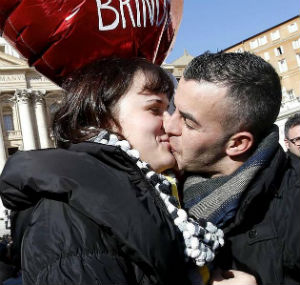 Inviting engaged couples to mark Saint Valentine's Day with him, more than 10,000 couples from all over the world flocked to St. Peter's Square to celebrate the holiday with Pope Francis. Inviting engaged couples to mark Saint Valentine's Day with him, more than 10,000 couples from all over the world flocked to St. Peter's Square to celebrate the holiday with Pope Francis.