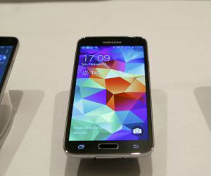 The S5 has a 16MP camera, which is a marked improvement on the 13MP camera seen on the S4 and features a number of advanced editing and focus tools similar to those on the 5S. The S5 has a 16MP camera, which is a marked improvement on the 13MP camera seen on the S4 and features a number of advanced editing and focus tools similar to those on the 5S.