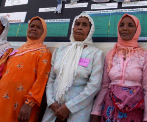 There are a number of psychological or economic reasons why Indonesian women refuse to report their husbands to the police. There are a number of psychological or economic reasons why Indonesian women refuse to report their husbands to the police.