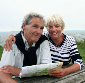 An elderly couple, in which both the husband and wife are retired, would count as a family in which no one held a job. An elderly couple, in which both the husband and wife are retired, would count as a family in which no one held a job.
