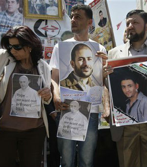Hundreds of other prisoners have shown their solidarity in joining the protest. Thousands have held one-day strikes in solidarity with the original 100. Hundreds of other prisoners have shown their solidarity in joining the protest. Thousands have held one-day strikes in solidarity with the original 100.