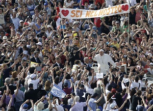 Pope Francis at the last Pentecost Sunday Mass. Included in the massive crowd were members of the diverse ecclesial movements from around the world. Pope Francis at the last Pentecost Sunday Mass. Included in the massive crowd were members of the diverse ecclesial movements from around the world.