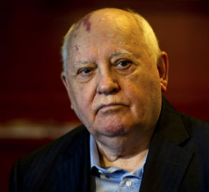 Former leader of the Soviet Union, Mikhail Gorbachev, who has long been hailed as one of the leading architects in ending the Cold War is now warning that the world may be facing the potential of war if Russian and American leaders are unwilling to back down. Former leader of the Soviet Union, Mikhail Gorbachev, who has long been hailed as one of the leading architects in ending the Cold War is now warning that the world may be facing the potential of war if Russian and American leaders are unwilling to back down.