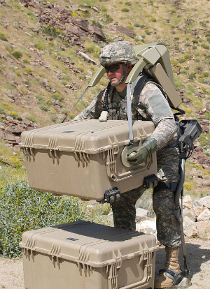 suit man iron u.s. army Soldier   Super of U.S. tests The War: Military Future
