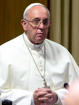 Pope Francis asked those present to pray for the upcoming Synod on the Family, and for all their reflections on the 'vital cell of our societies' within the difficult current cultural context. Pope Francis asked those present to pray for the upcoming Synod on the Family, and for all their reflections on the 'vital cell of our societies' within the difficult current cultural context.