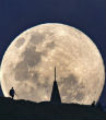The supermoon has been hypothesized to influence quakes, but evidence remains sparse. Image of The supermoon has been hypothesized to influence quakes, but evidence remains sparse.