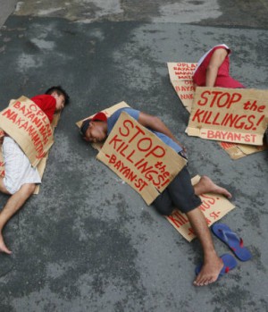 Protestors call for an end to violence. Protestors call for an end to violence.