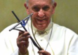 Pope Francis explains the Cross is a call to love. Image of Pope Francis explains the Cross is a call to love.