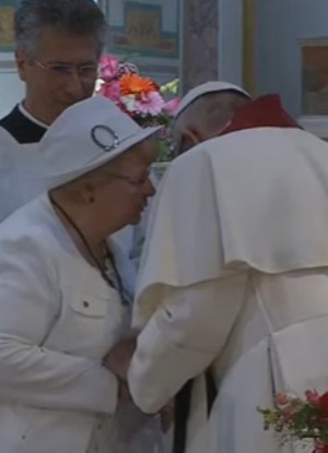Pope Francis comforted Roselyne Hamel (CTV). Pope Francis comforted Roselyne Hamel (CTV).