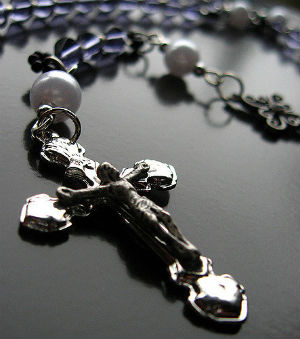We should all strive to pray to Rosary more deeply. We should all strive to pray to Rosary more deeply.