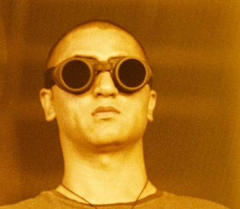Pack your shades, Major Tom! We're going to touch the Sun. Pack your shades, Major Tom! We're going to touch the Sun.