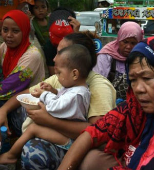 Philippine troops continue to bomb the terrorists into submission. However, the terrorists are using human shields. Philippine troops continue to bomb the terrorists into submission. However, the terrorists are using human shields.