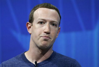 Zuckerberg lost $18 billion in just five minutes of trading. Zuckerberg lost $18 billion in just five minutes of trading.