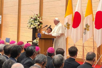 Pope Francis speaks
to Japanese authorities in Tokyo Nov 25 2019 Pope Francis speaks
to Japanese authorities in Tokyo Nov 25 2019