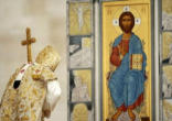 Pope Benedict XVI elevates the Consecrated Host at the Holy Sacrifice of the Mass Image of Pope Benedict XVI elevates the Consecrated Host at the Holy Sacrifice of the Mass
