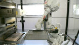 Zume pizza is making pizza with robots. In the next few years, the fast food industry is expected to automate significantly. Image of Zume pizza is making pizza with robots. In the next few years, the fast food industry is expected to automate significantly.