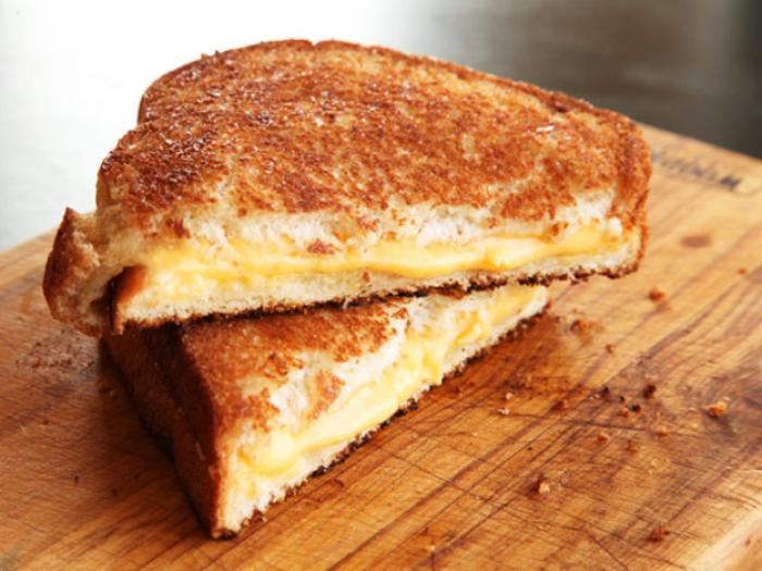 8 incredible ways to spice up a traditional grilled cheese sandwich