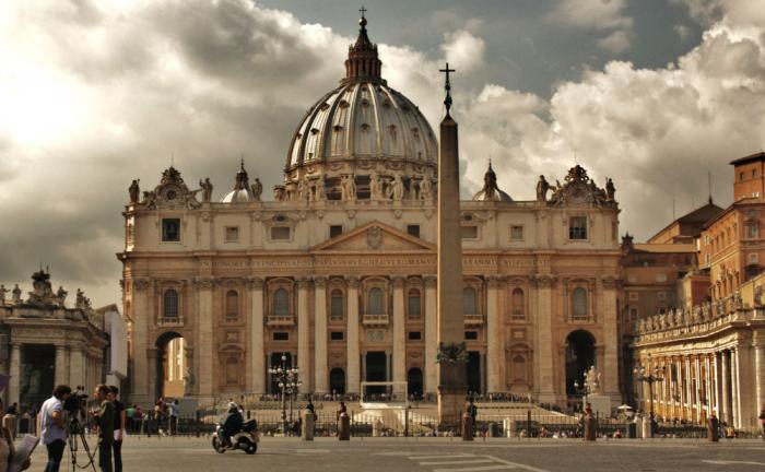 Vatican auditors freeze nearly 5,000 accounts. Vatican auditors freeze nearly 5,000 accounts.