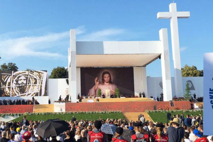 Pope Francis leads the Stations of the Cross for World Youth Day at Krakow's Blonia Park. Pope Francis leads the Stations of the Cross for World Youth Day at Krakow's Blonia Park.