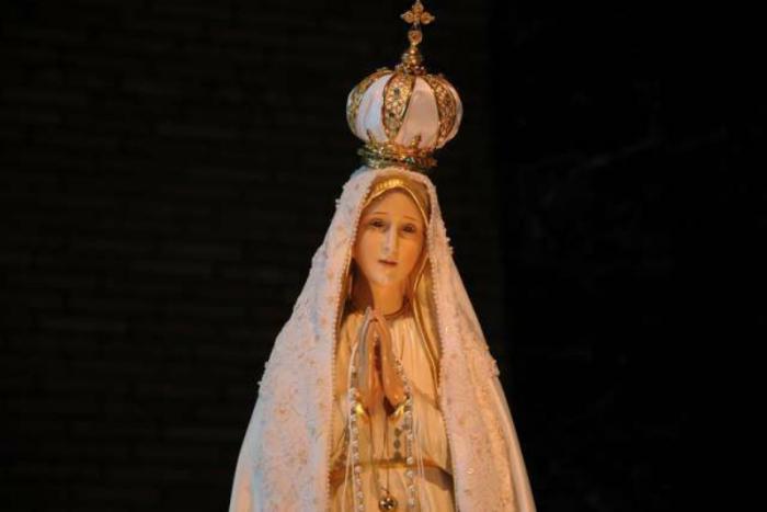 Our Lady of Fatima statue