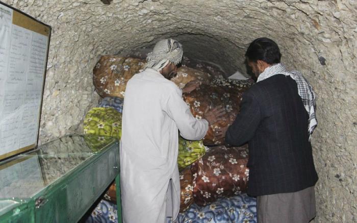 People from across Pakistan send their unused Koran to these tunnels.