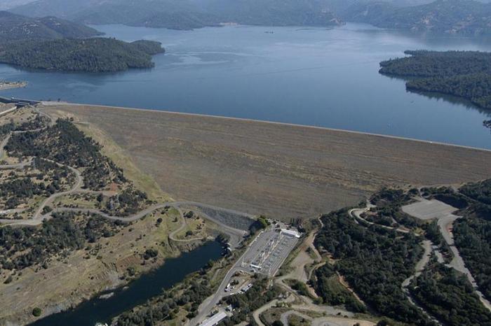 The Oroville dam was opened in 1968 and holds 3.5 million acre feet of water in its reservoir. The Oroville dam was opened in 1968 and holds 3.5 million acre feet of water in its reservoir.