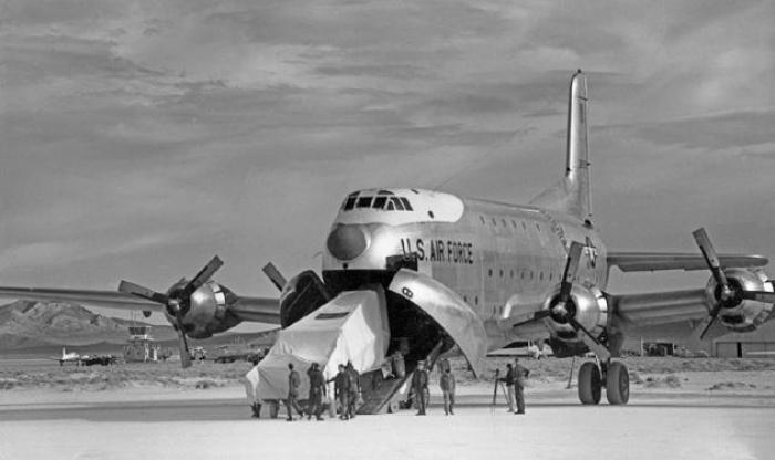 A secret aircraft component is transported. The cover is to protect it from damage, dust, and eyes. A secret aircraft component is transported. The cover is to protect it from damage, dust, and eyes.