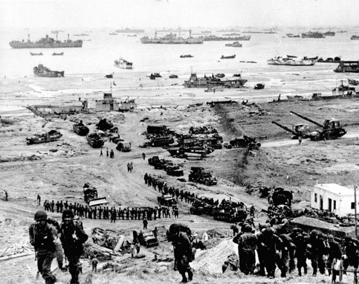 Over 1,000 veterans from WWII gathered with 19 world leaders on the bluffs overlooking Omaha beach t Over 1,000 veterans from WWII gathered with 19 world leaders on the bluffs overlooking Omaha beach t
