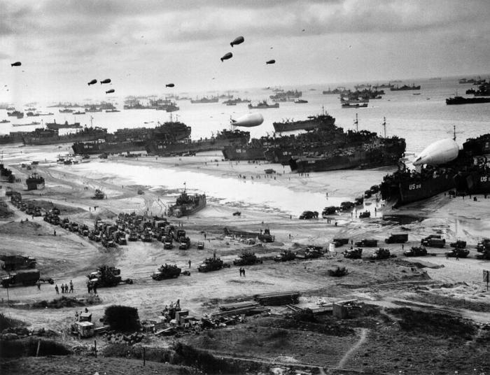 Over 1,000 veterans from WWII gathered with 19 world leaders on the bluffs overlooking Omaha beach t Over 1,000 veterans from WWII gathered with 19 world leaders on the bluffs overlooking Omaha beach t