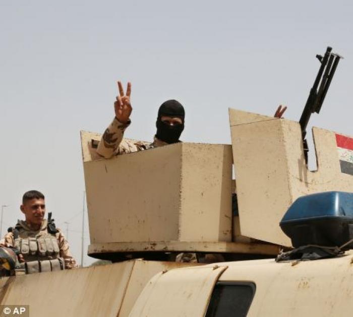 Thousands of Iraqis have volunteered to fight the insurgents that threaten the stability of their co Thousands of Iraqis have volunteered to fight the insurgents that threaten the stability of their co