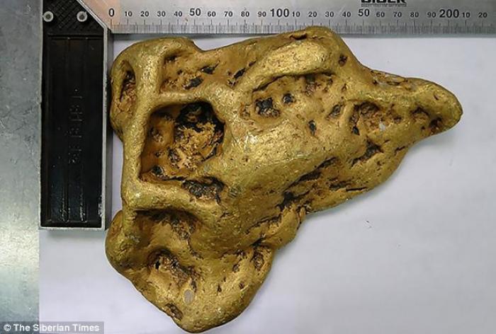 A huge nugget of gold, nicknamed the Devil A huge nugget of gold, nicknamed the Devil