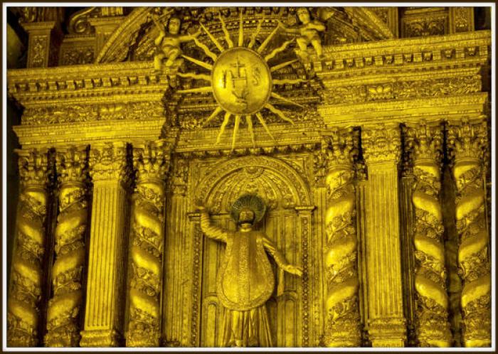 Public viewing of the body of St. Francis Xavier is held every ten years. This event attracts lakh o Public viewing of the body of St. Francis Xavier is held every ten years. This event attracts lakh o